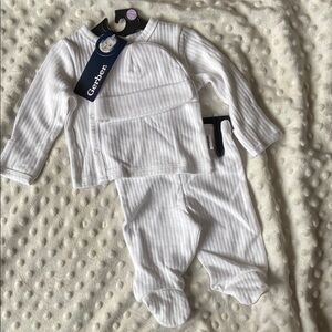 Gerber White Baby Matching Set